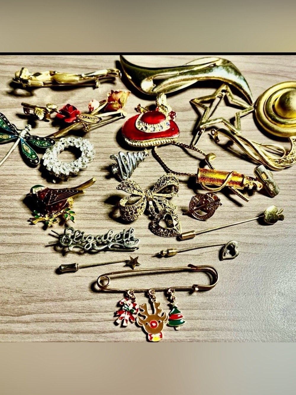 Vintage Pins and trinkets lot
